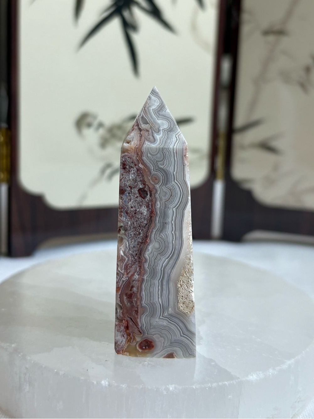 Red Mexican crazy lace agate tower - Picture 4 of 4
